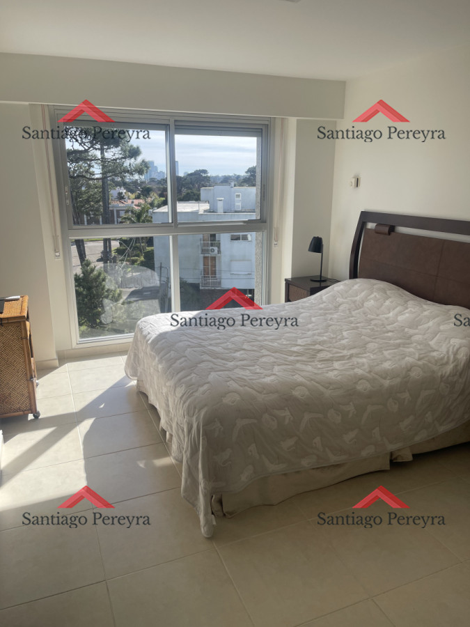 Apartamento ID.17133 - Apartamento en venta Playa Mansa  3 dormitorios