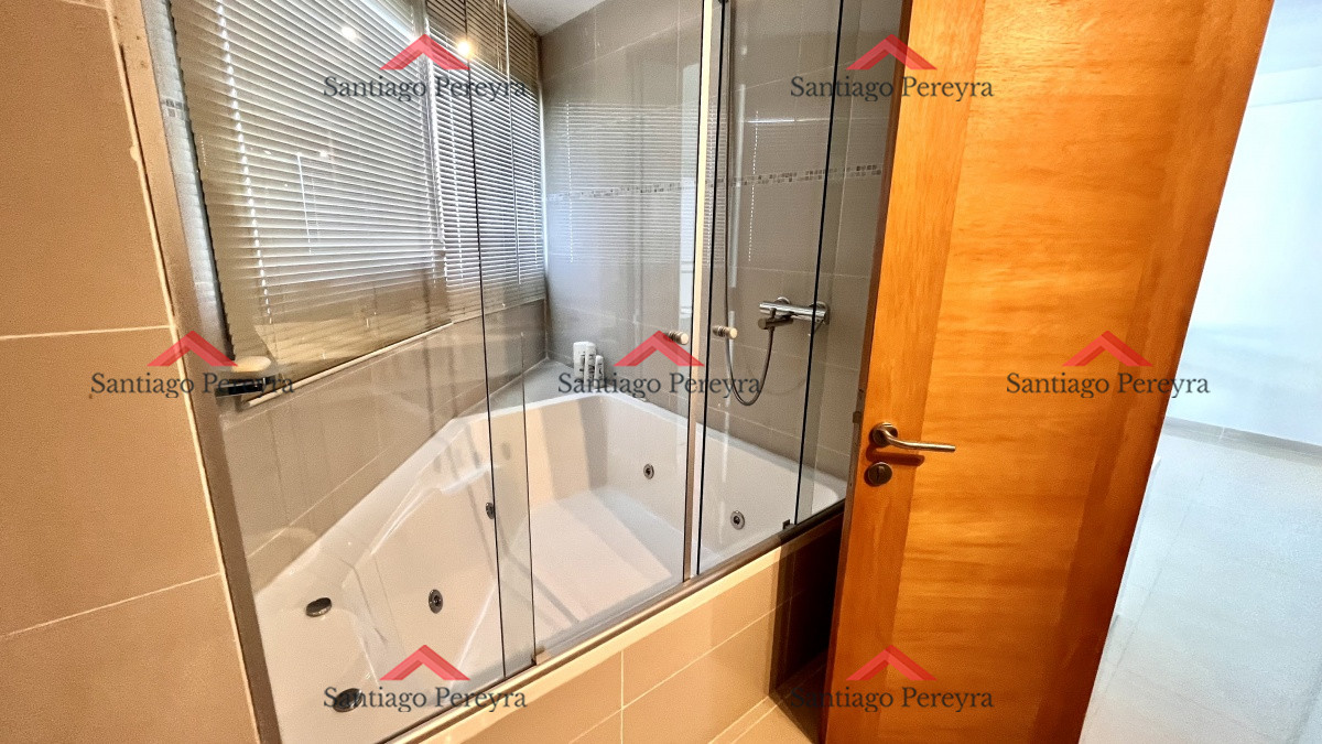 Apartamento ID.13988 - APARTAMENTO EN VENTA- PLAYA MANSA, PUNTA DEL ESTE, 3 DORMITORIOS + DEPENDENCIA 