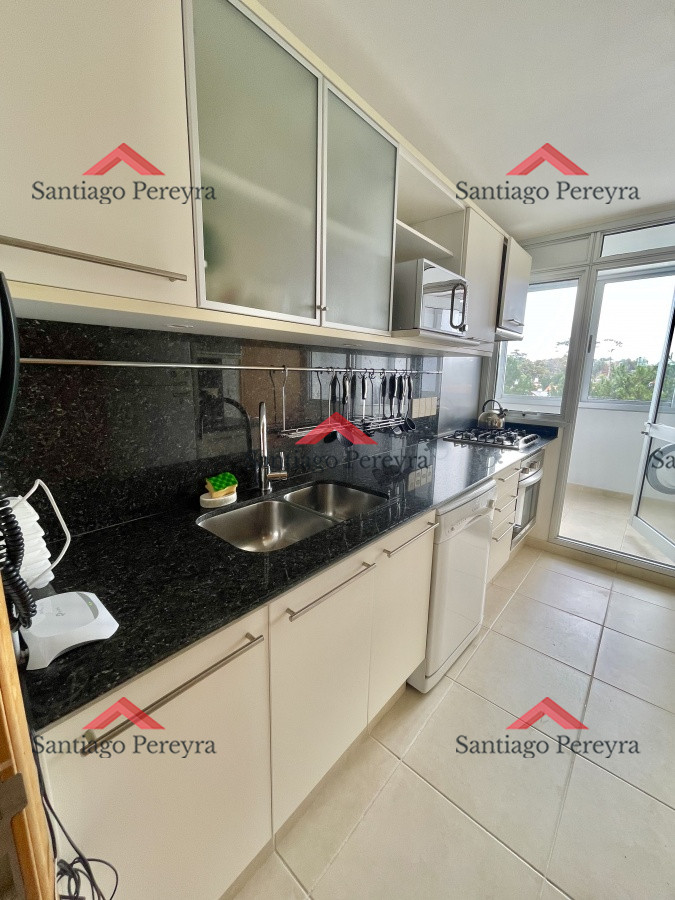 Apartamento ID.17133 - Apartamento en venta Playa Mansa  3 dormitorios