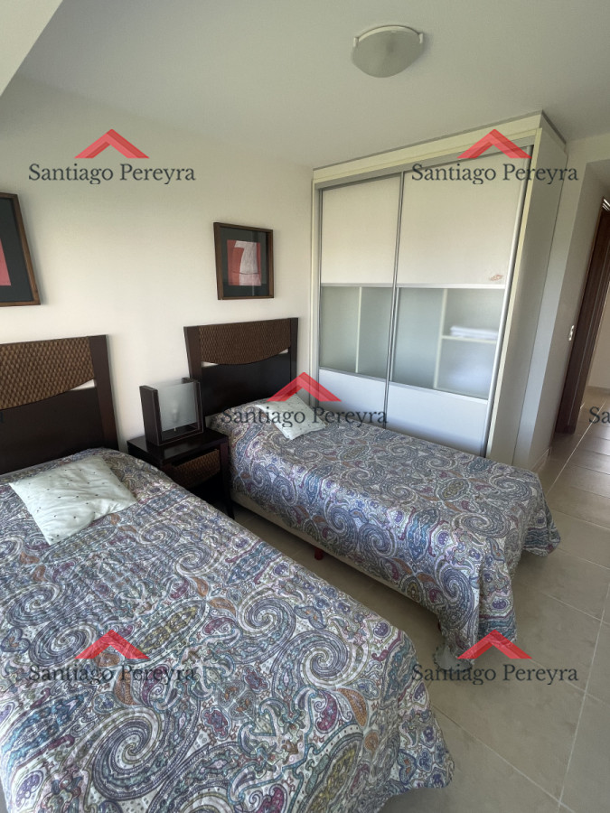 Apartamento ID.17133 - Apartamento en venta Playa Mansa  3 dormitorios