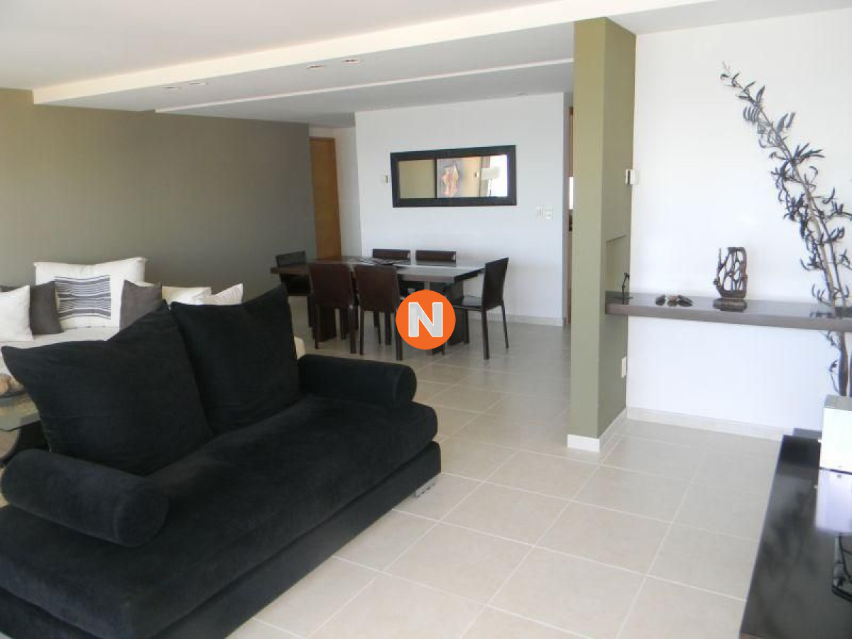 Apartamento Ref.217880 - Apartamento en venta Playa Mansa 4 dormitorios
