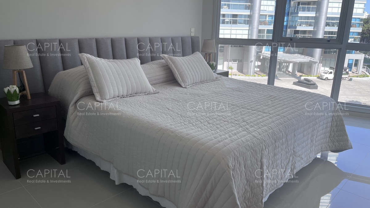 Apartamento ID.35089 - Season Tower Apartamento en venta Playa Mansa 3 dormitorios