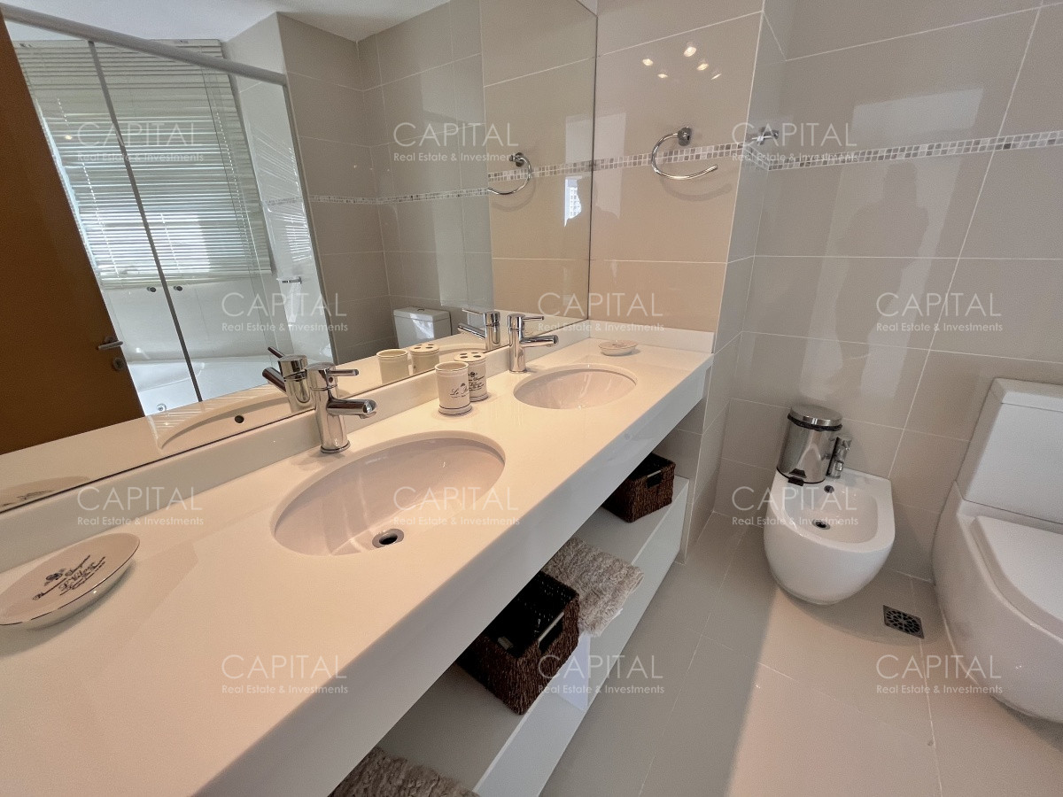 Apartamento ID.35089 - Season Tower Apartamento en venta Playa Mansa 3 dormitorios