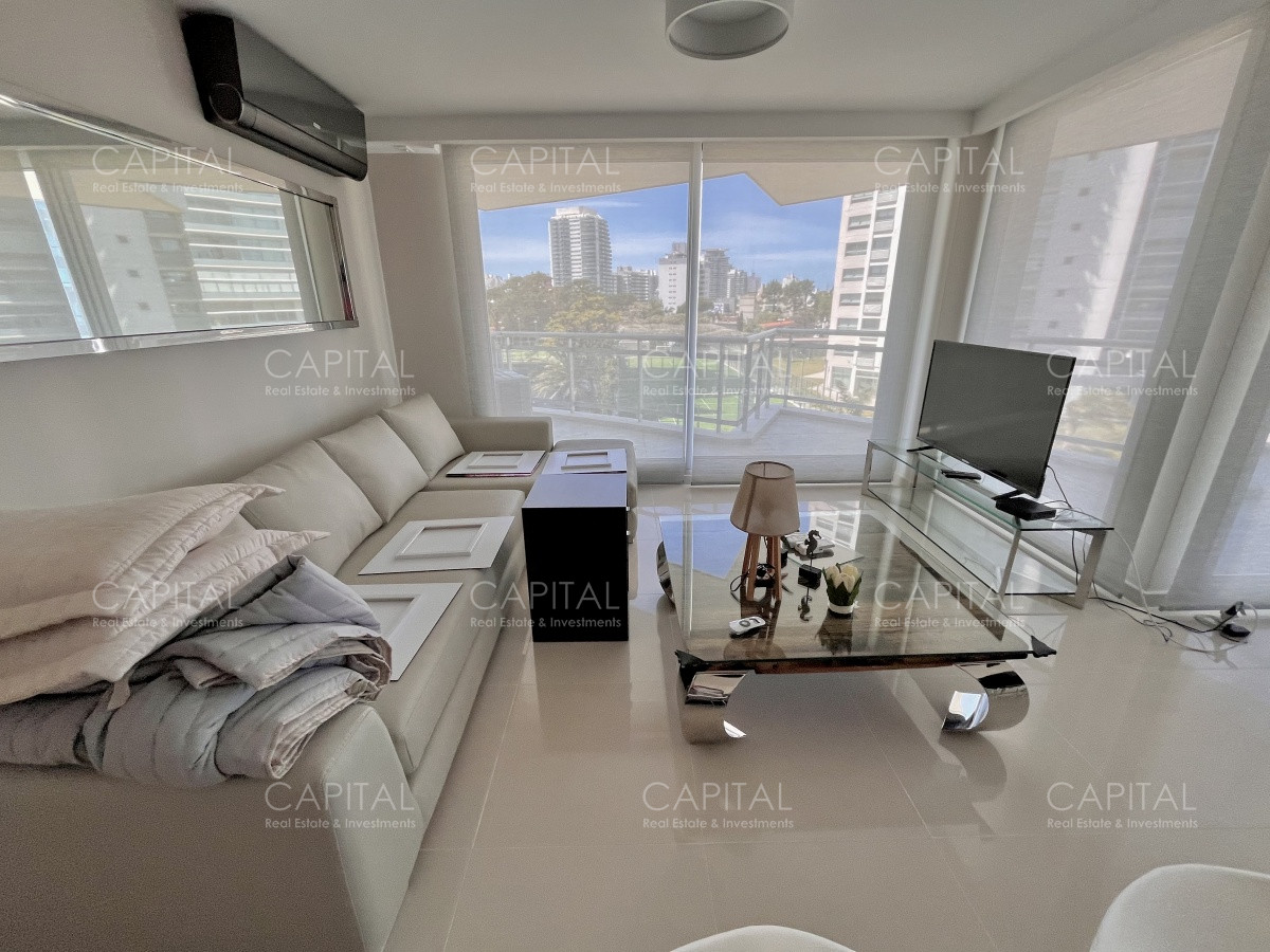 Apartamento ID.35089 - Season Tower Apartamento en venta Playa Mansa 3 dormitorios