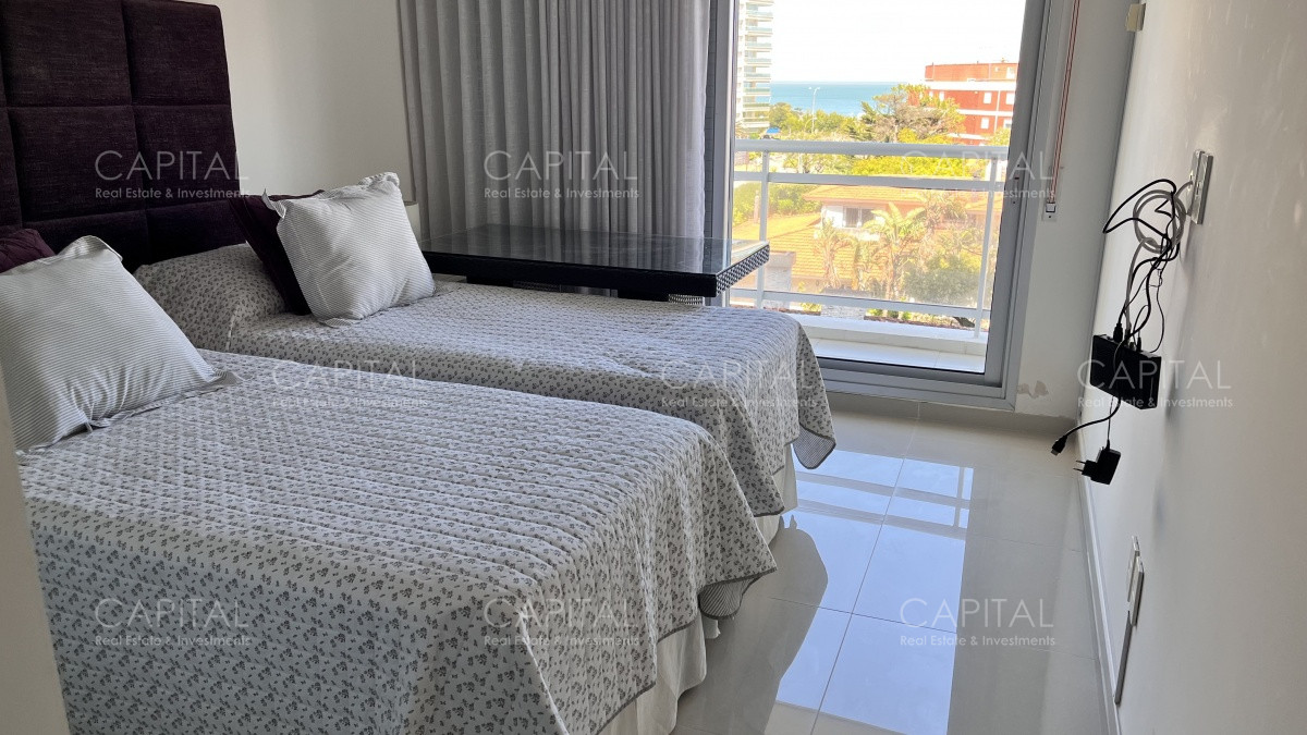 Apartamento ID.35089 - Season Tower Apartamento en venta Playa Mansa 3 dormitorios