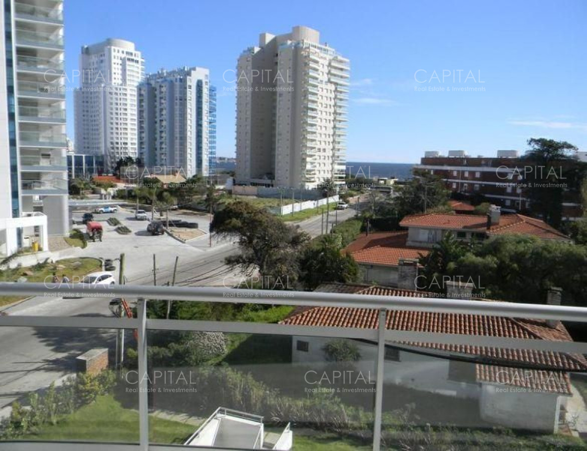 Apartamento ID.35089 - Season Tower Apartamento en venta Playa Mansa 3 dormitorios