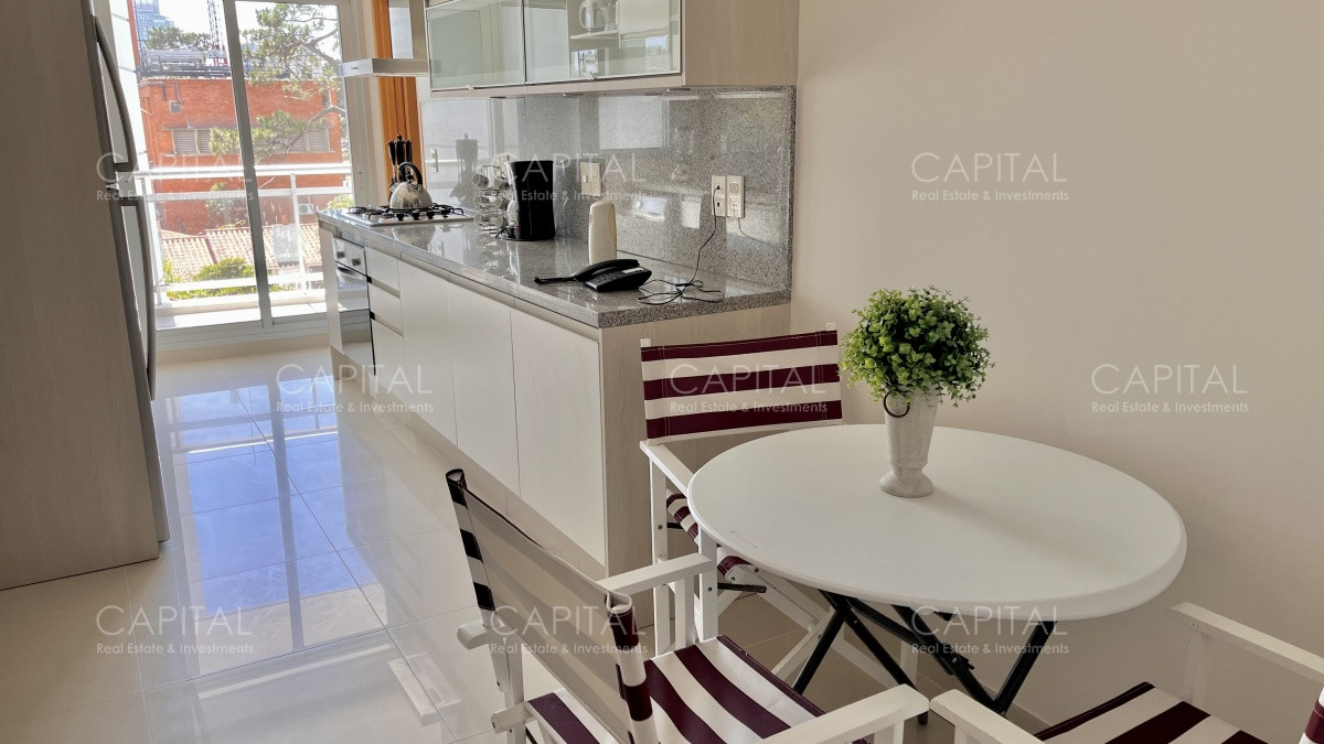 Apartamento ID.35089 - Season Tower Apartamento en venta Playa Mansa 3 dormitorios