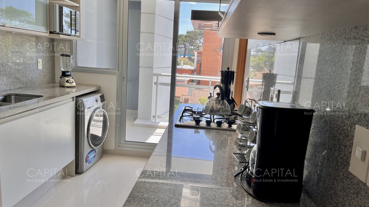Apartamento ID.35089 - Season Tower Apartamento en venta Playa Mansa 3 dormitorios