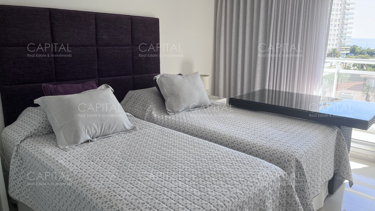 Apartamento ID.35089 - Season Tower Apartamento en venta Playa Mansa 3 dormitorios