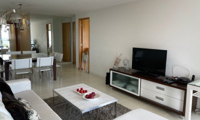 En venta 2 dormitorios y dependencia de servicio