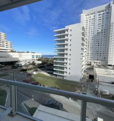 Apartamento en Venta, segunda fila, playa mansa. 2 dormitorios. Punta del Este