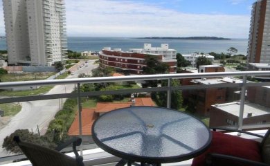 Apartamento en alquiler temporario Playa Mansa 3 dormitorios