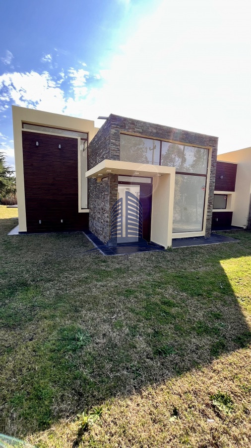 Venta de casa de 3 dormitorios 2 baños en Beverly Hills , Punta del este - GoPunta - Portal Inmobiliario de Punta del Este - Maldonado