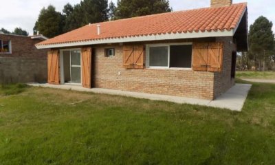 CASA EN VENTA- 3 dormitorios, 2 baños- pinares, Punta del Este