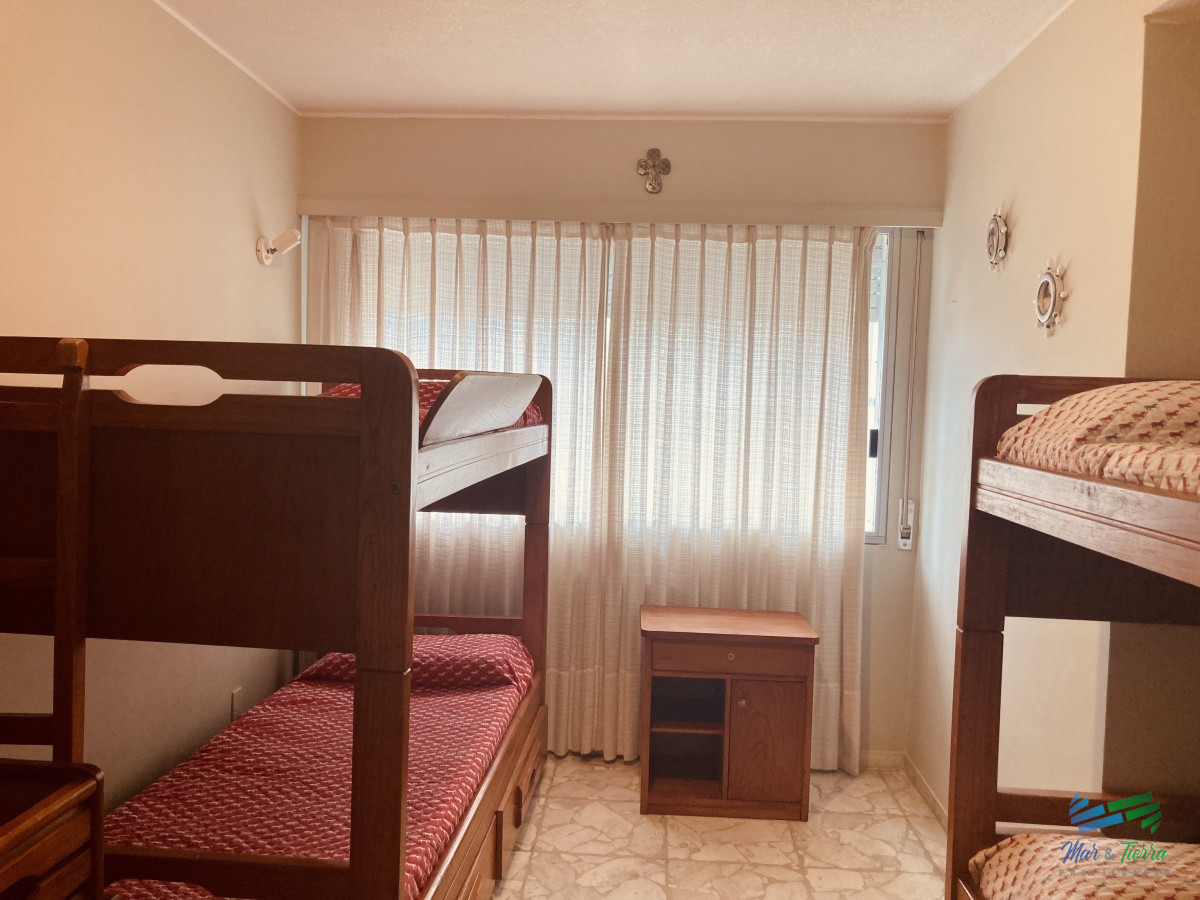 Apartamento ID.3751 - Vendo departamento de 3 dormitorios en importante edificio con vista al mar