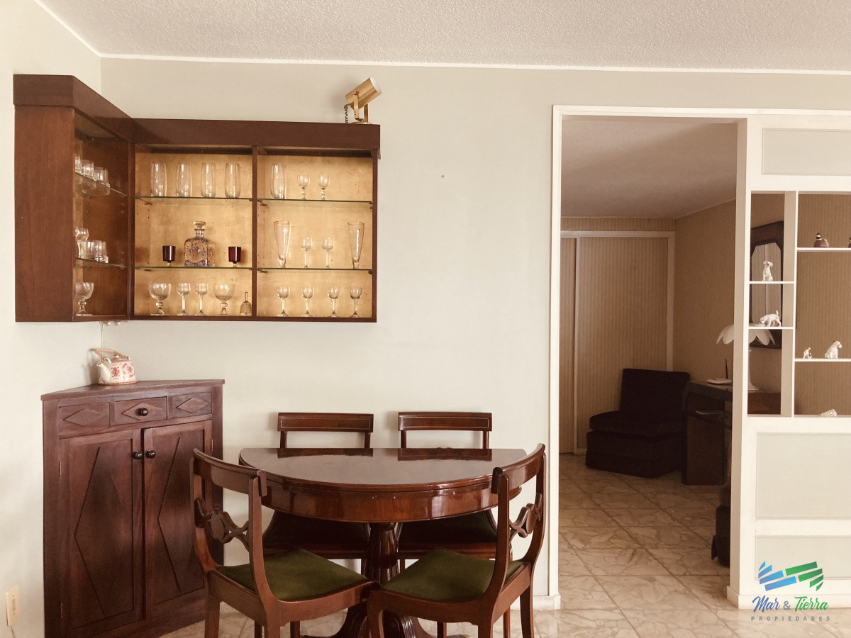 Apartamento ID.3751 - Vendo departamento de 3 dormitorios en importante edificio con vista al mar