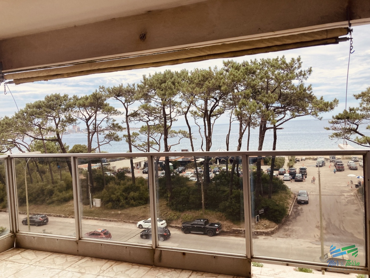 Apartamento ID.3751 - Vendo departamento de 3 dormitorios en importante edificio con vista al mar