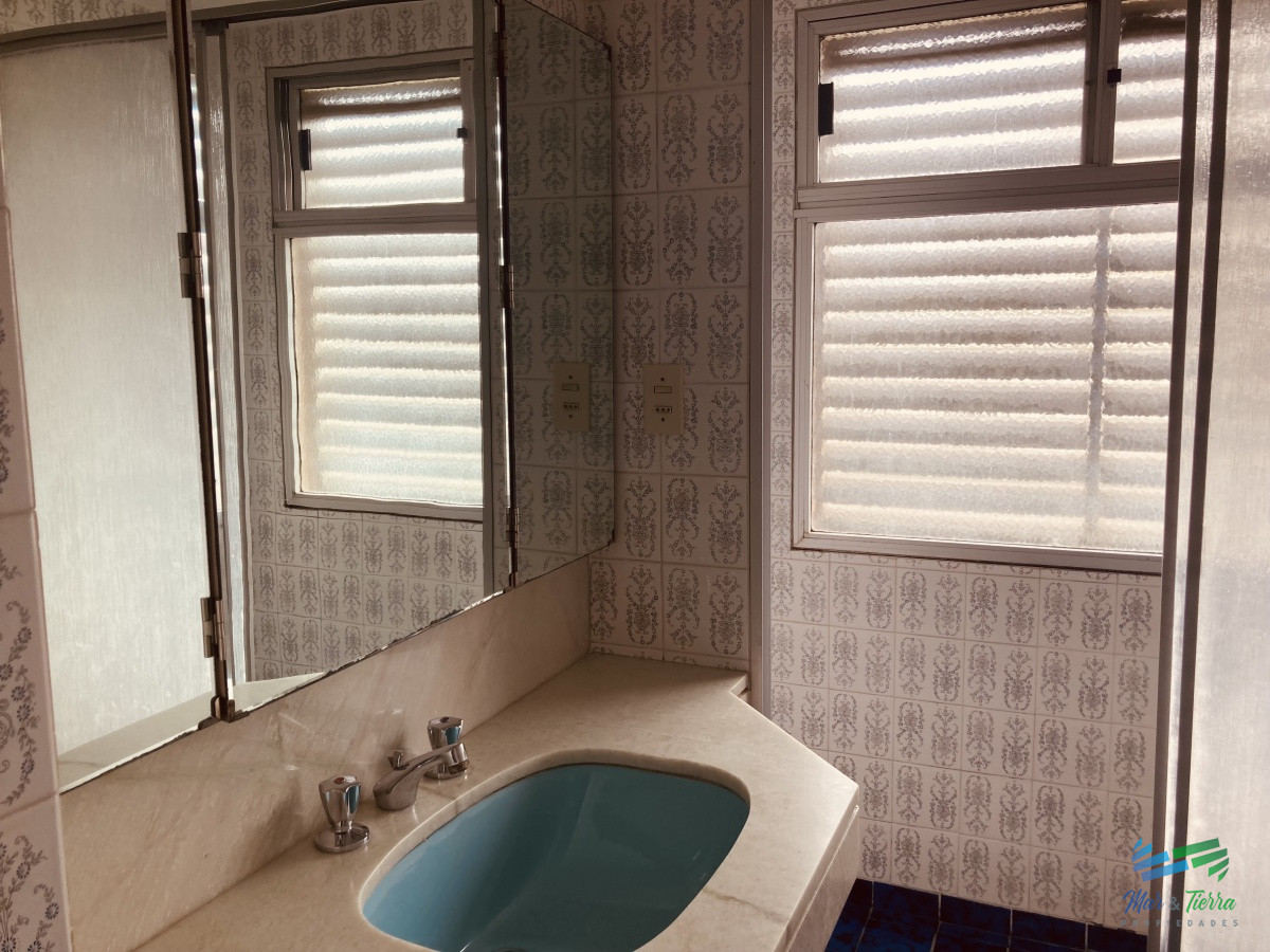 Apartamento ID.3751 - Vendo departamento de 3 dormitorios en importante edificio con vista al mar