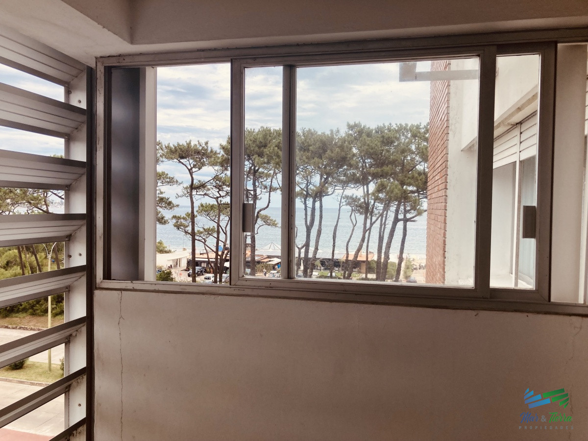 Apartamento ID.3751 - Vendo departamento de 3 dormitorios en importante edificio con vista al mar