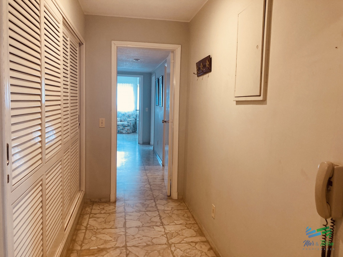 Apartamento ID.3751 - Vendo departamento de 3 dormitorios en importante edificio con vista al mar