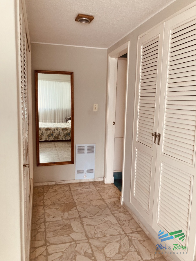 Apartamento ID.3751 - Vendo departamento de 3 dormitorios en importante edificio con vista al mar