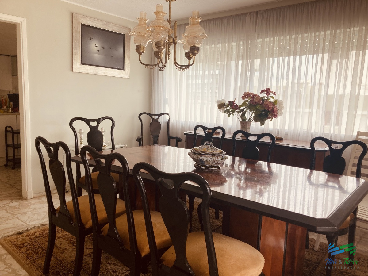Apartamento ID.3751 - Vendo departamento de 3 dormitorios en importante edificio con vista al mar