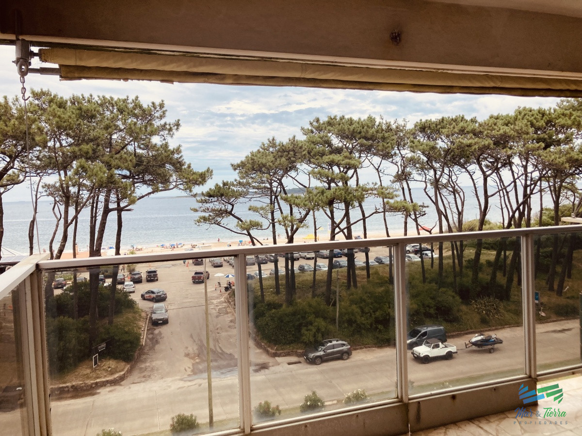 Apartamento ID.3751 - Vendo departamento de 3 dormitorios en importante edificio con vista al mar