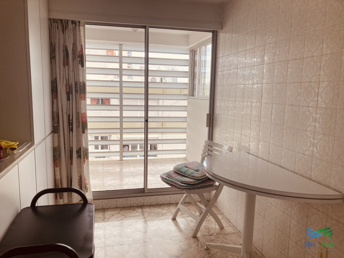 Apartamento ID.3751 - Vendo departamento de 3 dormitorios en importante edificio con vista al mar