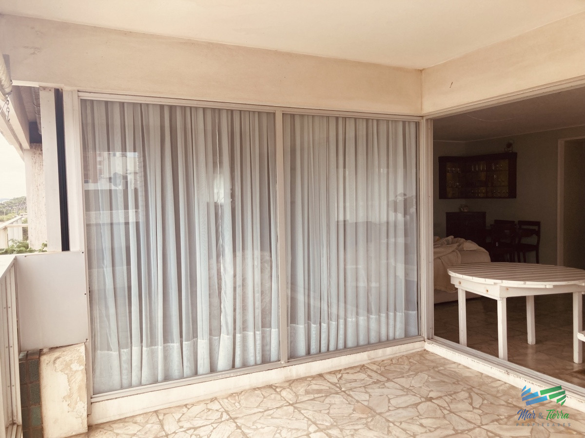 Apartamento ID.3751 - Vendo departamento de 3 dormitorios en importante edificio con vista al mar