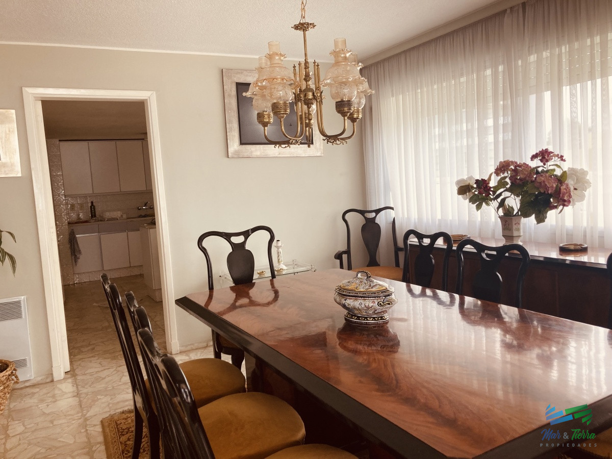 Apartamento ID.3751 - Vendo departamento de 3 dormitorios en importante edificio con vista al mar