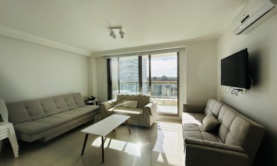 Apartamento de 1 dormitorio en Torre con servicios