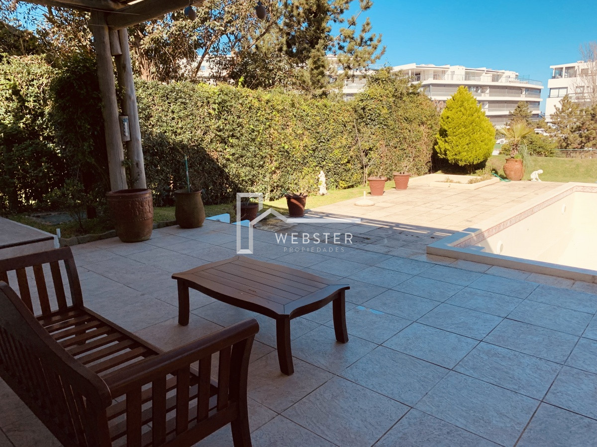 Casa ID.1279 - Venta casa de 6 dormitorios en Rincón del Indio Punta del Este