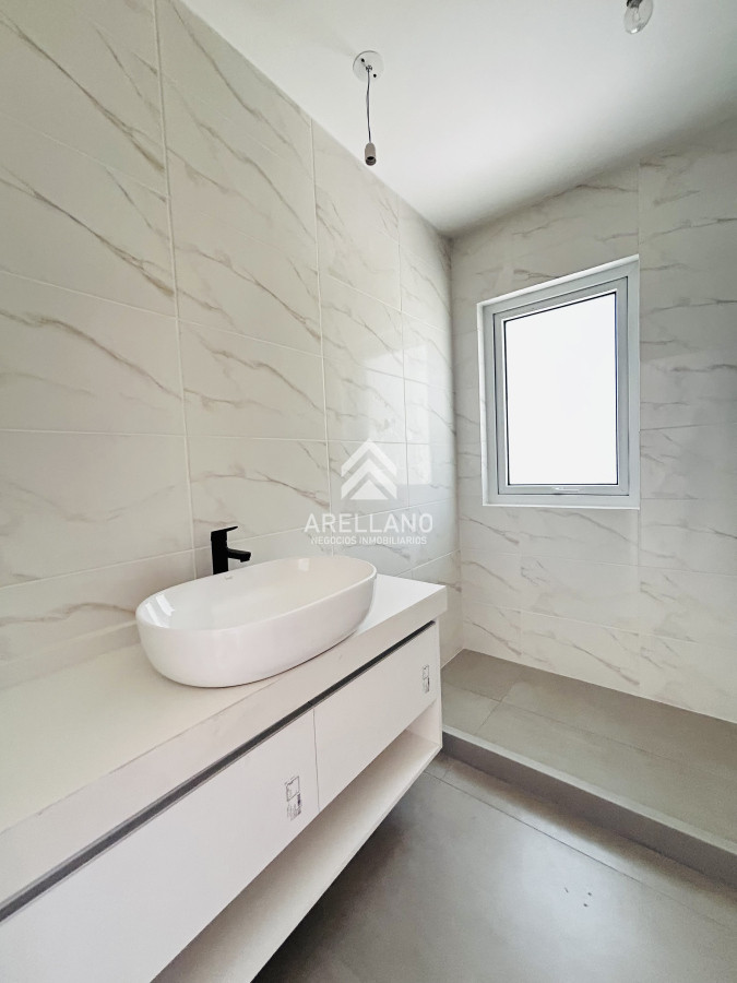 Casa ID.4253 - Venta casa de 2 dormitorios en Parque Burnett - Punta del Este