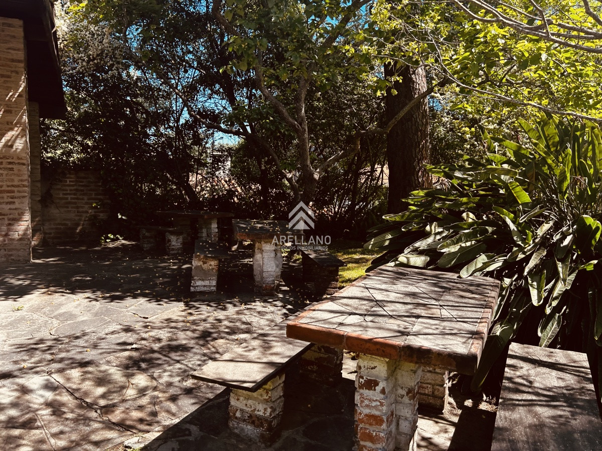 Casa ID.1736 - Venta casa de 5 dormitorios en Punta del Este 