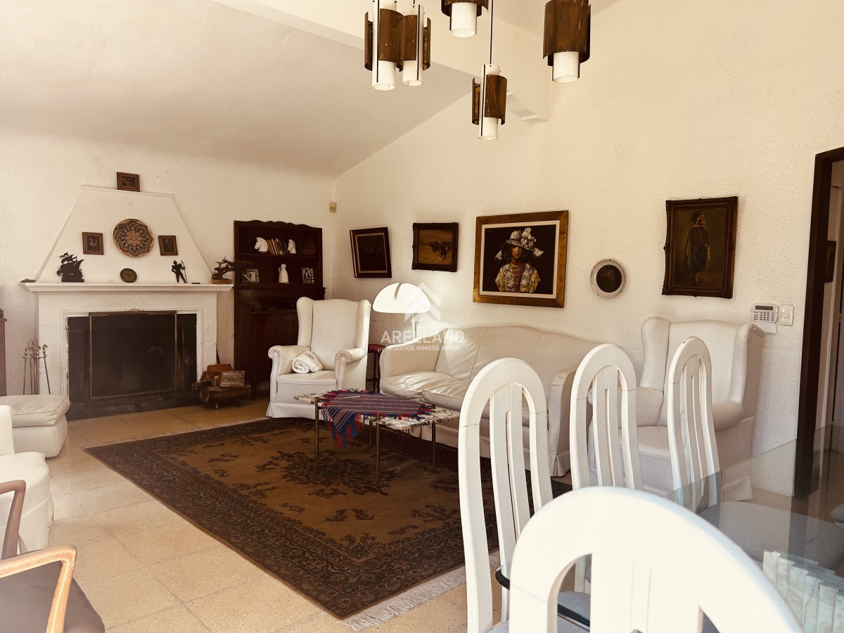 Casa ID.1736 - Venta casa de 5 dormitorios en Punta del Este 