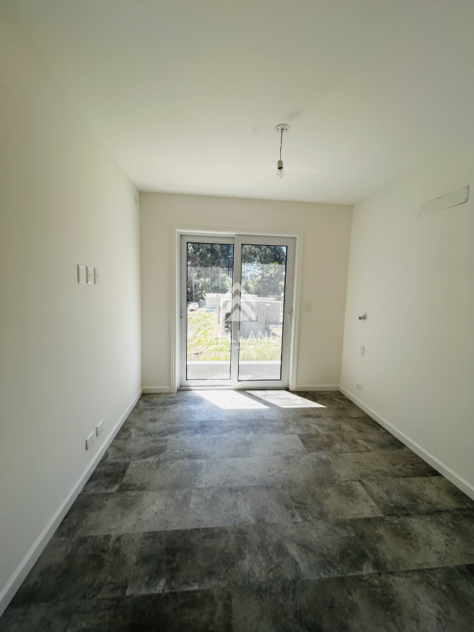 Casa ID.4253 - Venta casa de 2 dormitorios en Parque Burnett - Punta del Este
