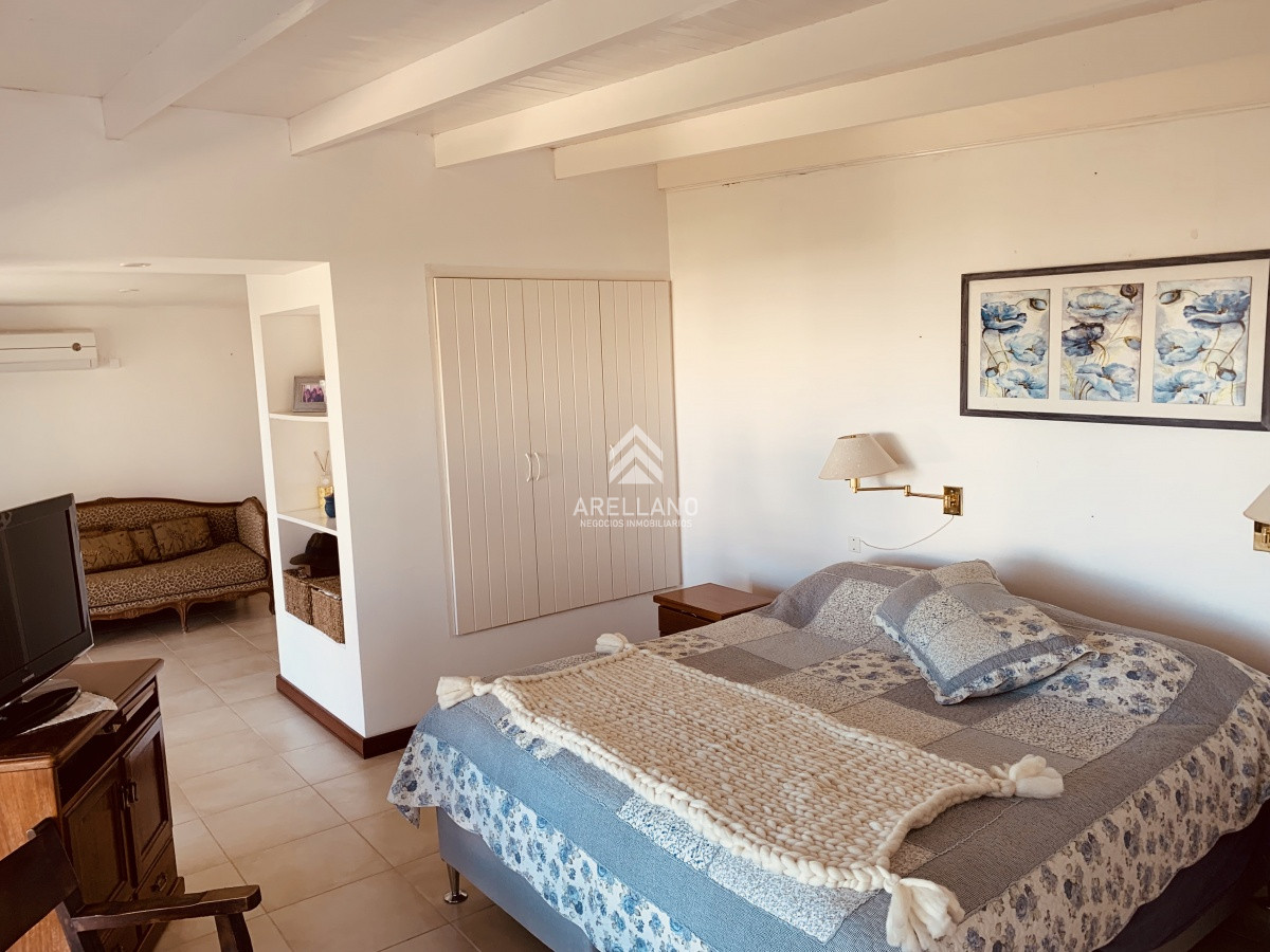 Casa ID.1737 - Venta hermosa casa a una cuadra del mar, Rincón del Indio.