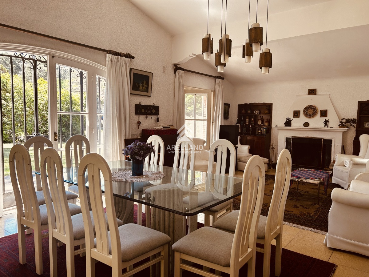 Casa ID.1736 - Venta casa de 5 dormitorios en Punta del Este 