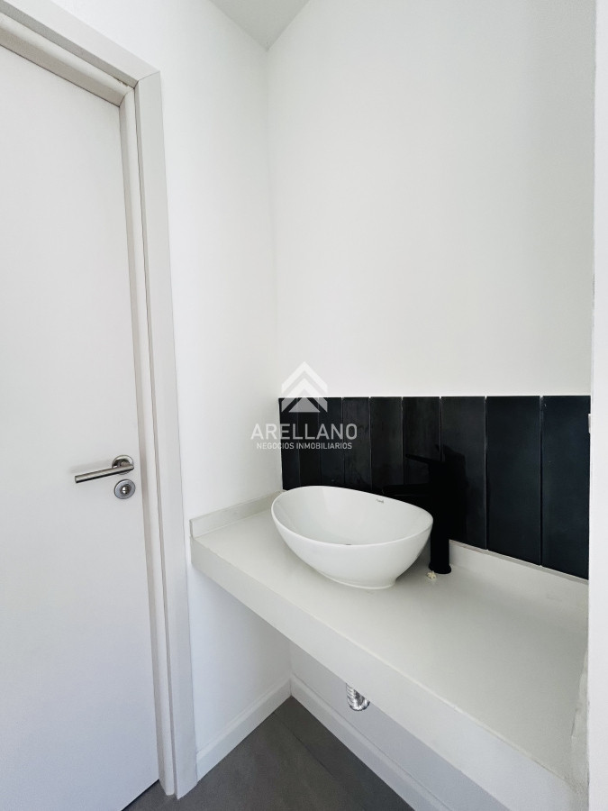 Casa ID.4253 - Venta casa de 2 dormitorios en Parque Burnett - Punta del Este