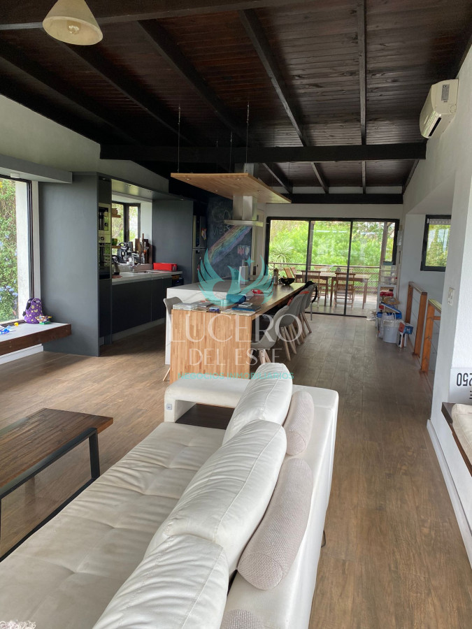 Casa ID.441 - Vendo Casa de 3 dormitorios en Montoya