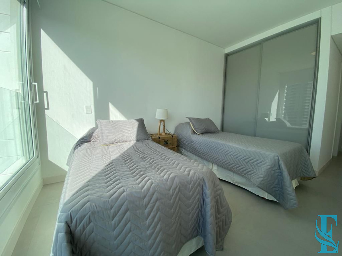 Apartamento ID.226 - Alquilo apartamento 3 dormitorios con vista al mar en Playa Brava