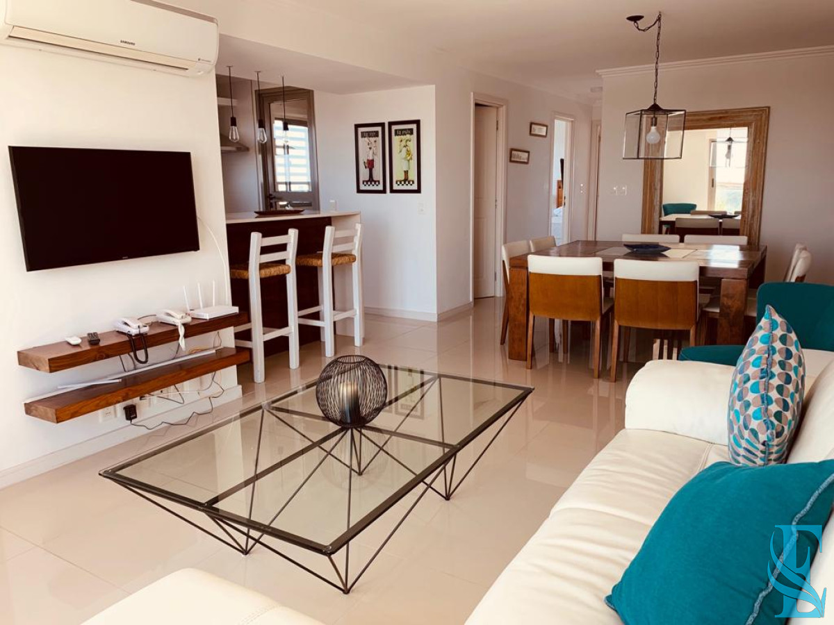 Apartamento ID.387 - Venta apartamento 3 dormitorios Roosevlet 