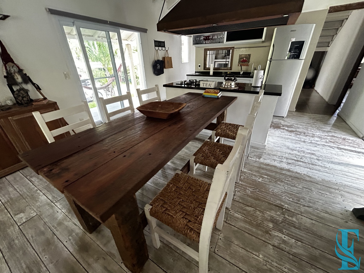 Casa ID.243 - Alquiler casa de 3 dormitorios con piscina Punta del Este