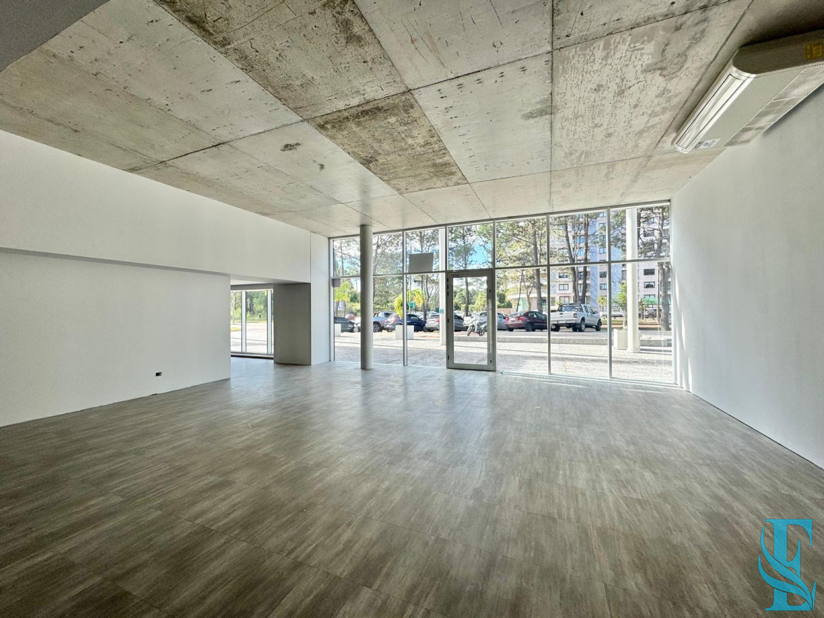 Local Comercial ID.680 - Local en Roosevelt - Punta del Este