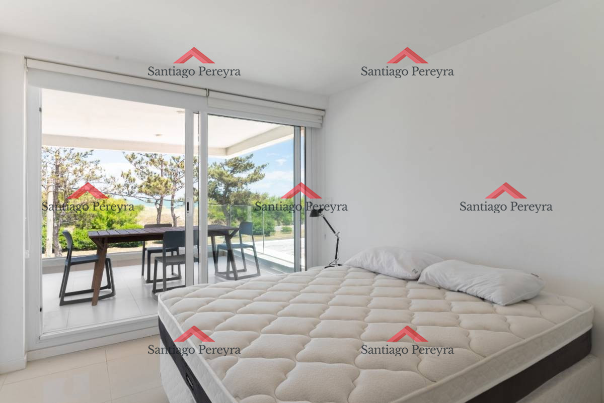 Apartamento ID.13830 - Vendo hermosa unidad de 3 suites frente al mar