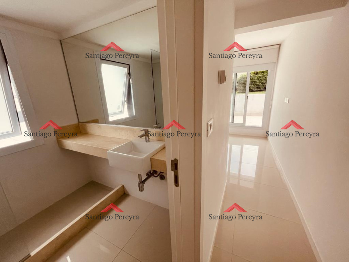 Apartamento ID.13830 - Vendo hermosa unidad de 3 suites frente al mar