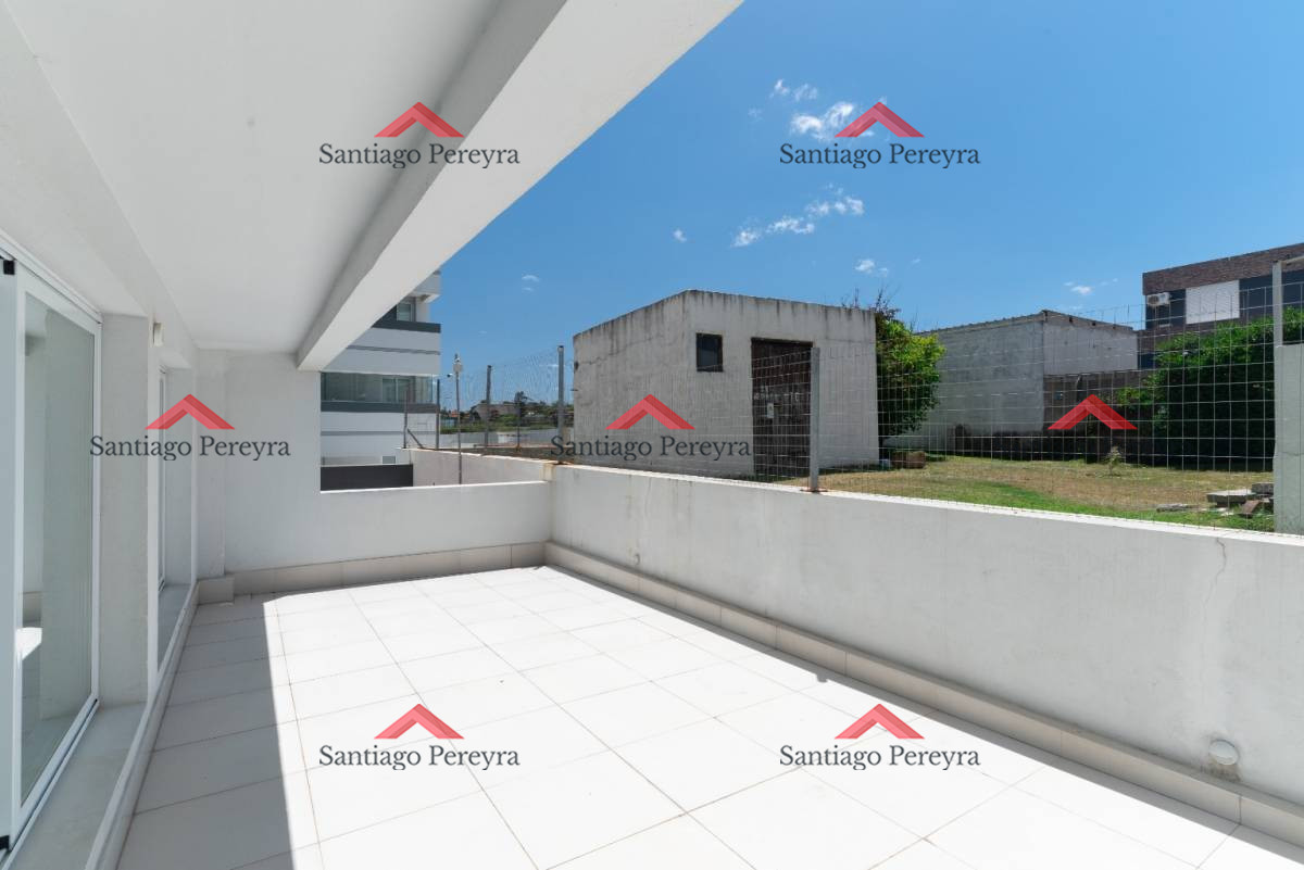 Apartamento ID.13830 - Vendo hermosa unidad de 3 suites frente al mar