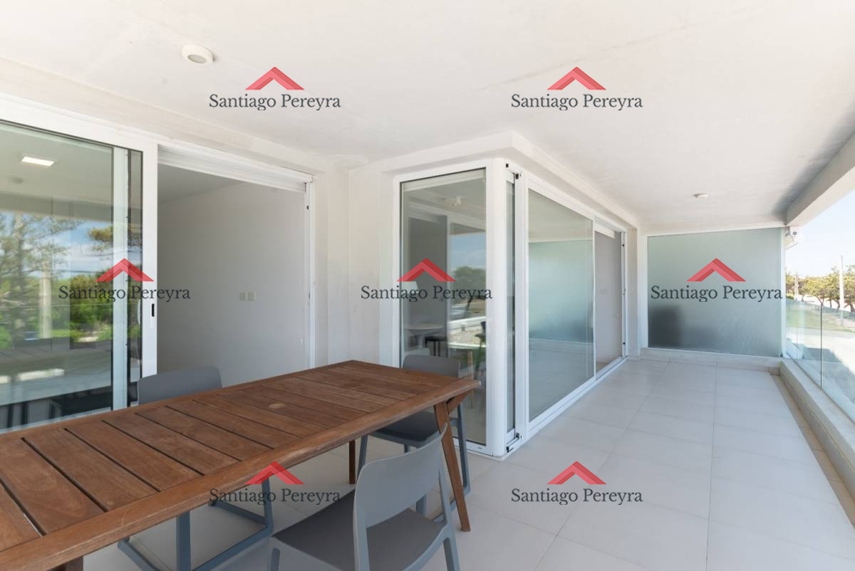 Apartamento ID.13830 - Vendo hermosa unidad de 3 suites frente al mar