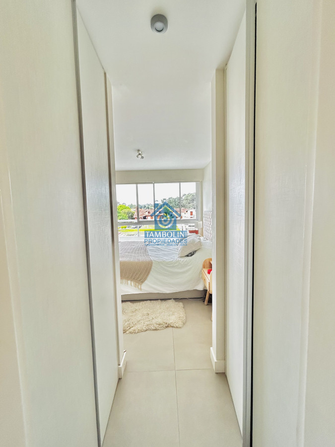 Apartamento ID.586 - Venta apartamento 1 dormitorio y 2 baños con balcón - Punta del Este