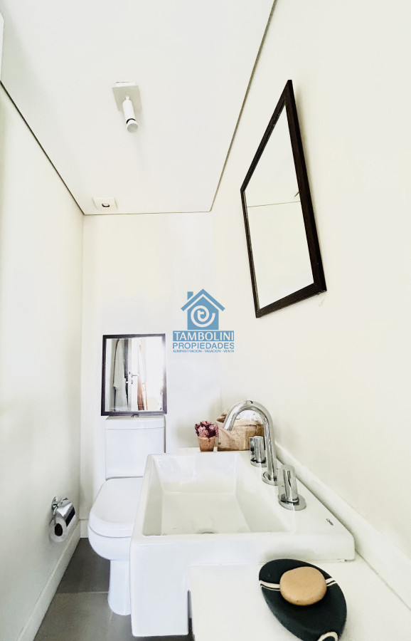 Apartamento ID.586 - Venta apartamento 1 dormitorio y 2 baños con balcón - Punta del Este